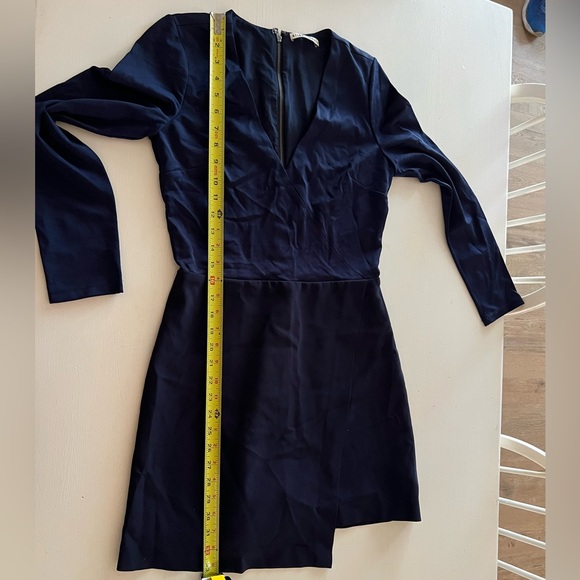 Alice and Olivia Sapphire Evette Dress - Picture 9 of 9